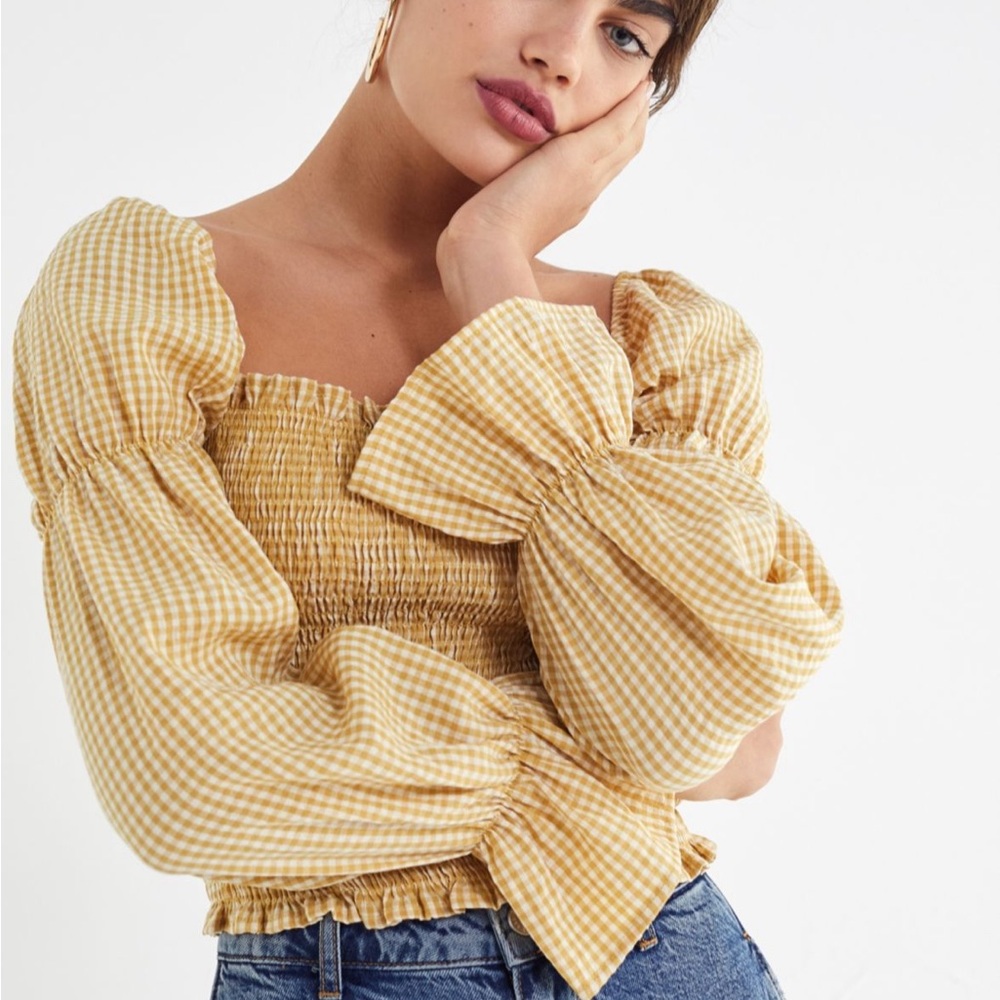 UO Gingham Cinched-Sleeve Blouse